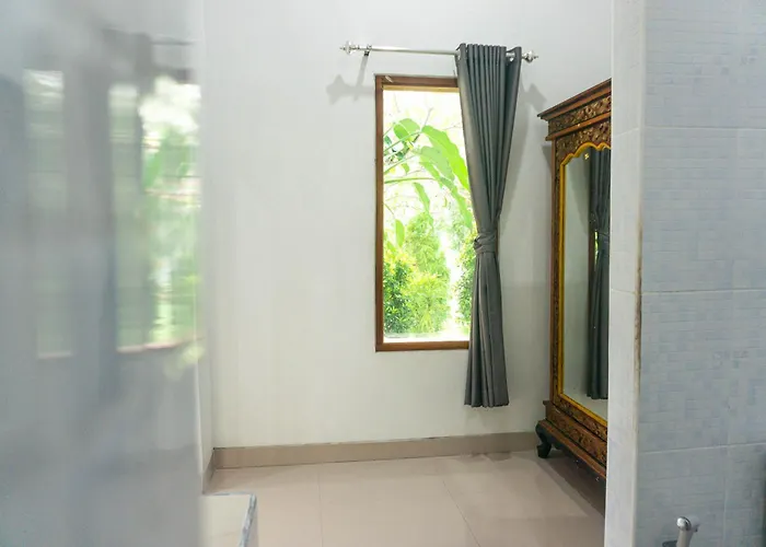 Srinadi Private House بيت ضيافة 4*